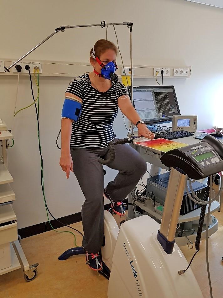 Fietsen op hometrainer
